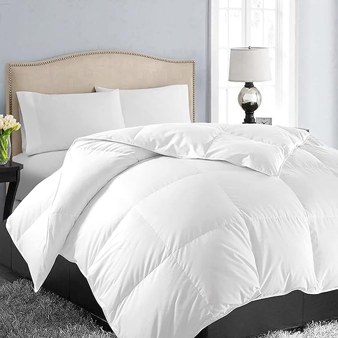 EASELAND Twin XL Down Alternative Comforter by EASELAND