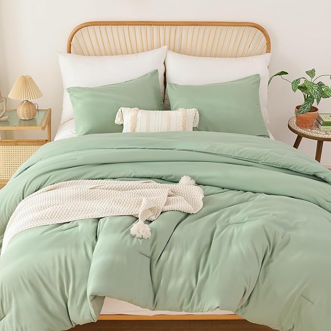 ROSGONIA Oversized King Comforter Sage Green, Lightweight Oversized King Size by ROSGONIA