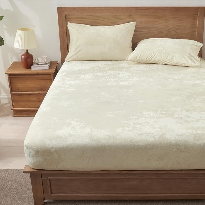 BEDELITE Velvet Fitted Sheet and Pillowcase Set, Luxury Soft Fuzzy Bottom Sheet - Image 9