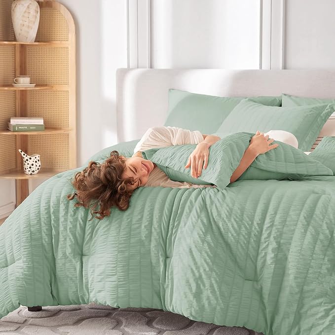 MUXHOMO 7 Pieces Queen Comforter Set, Seersucker Bed in a Bag Queen Size - Image 7