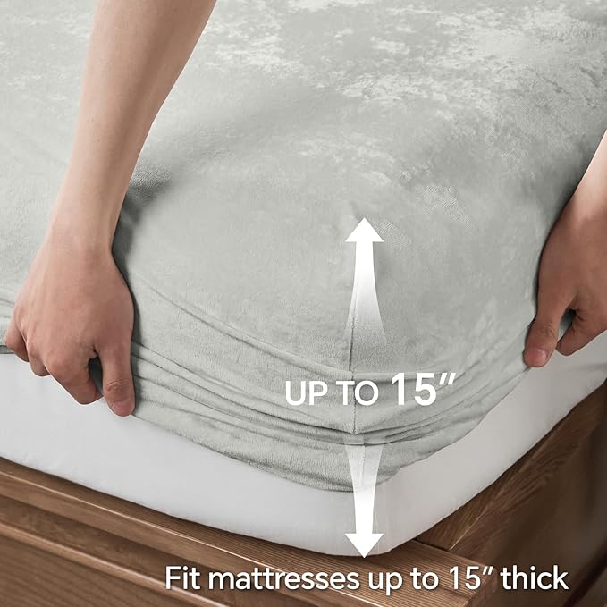 BEDELITE Velvet Fitted Sheet and Pillowcases Set, Luxury Soft Fuzzy Bottom Sheet - Image 5