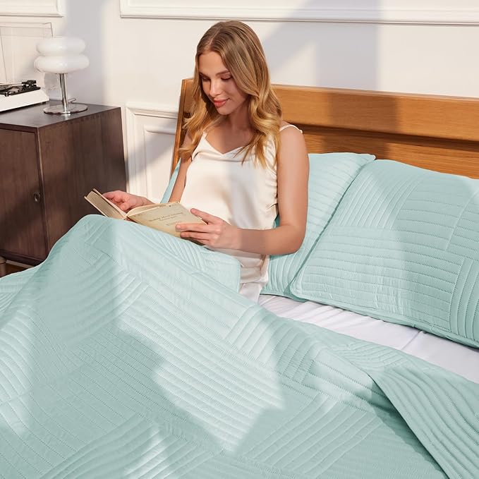 Whale Flotilla Ultra Soft California King Quilt Bedding Set, Lightweight - Image 3