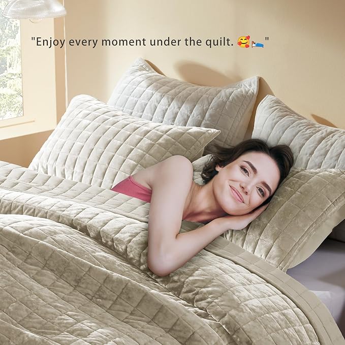 LEAONME Velvet Quilt California King-118''x106'', Lightweight Beige Velvet Comforter Set with 2 Pillow Shams, Soft Oversized Bedspread Coverlet Quilted Bedding Set for All Season