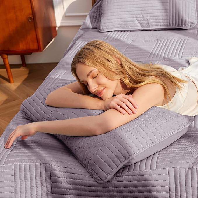 Whale Flotilla Ultra Soft King Quilt Bedding Set, Lightweight Microfiber Lilac - Image 3