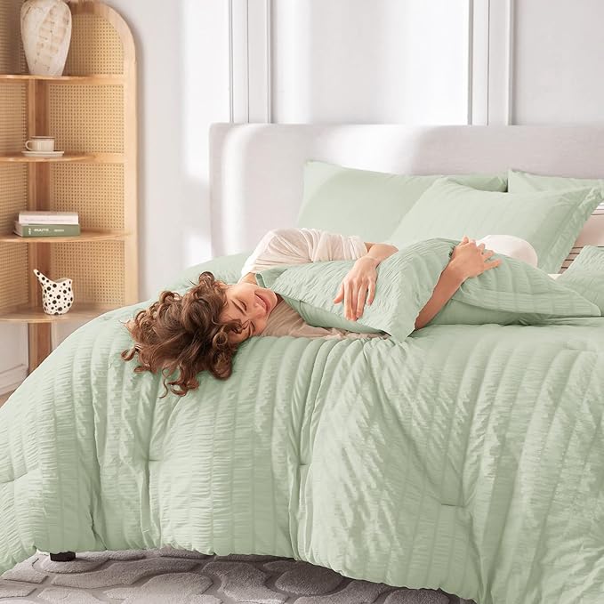 MUXHOMO 7 Pieces Queen Comforter Set, Seersucker Bed in a Bag Queen Size - Image 7