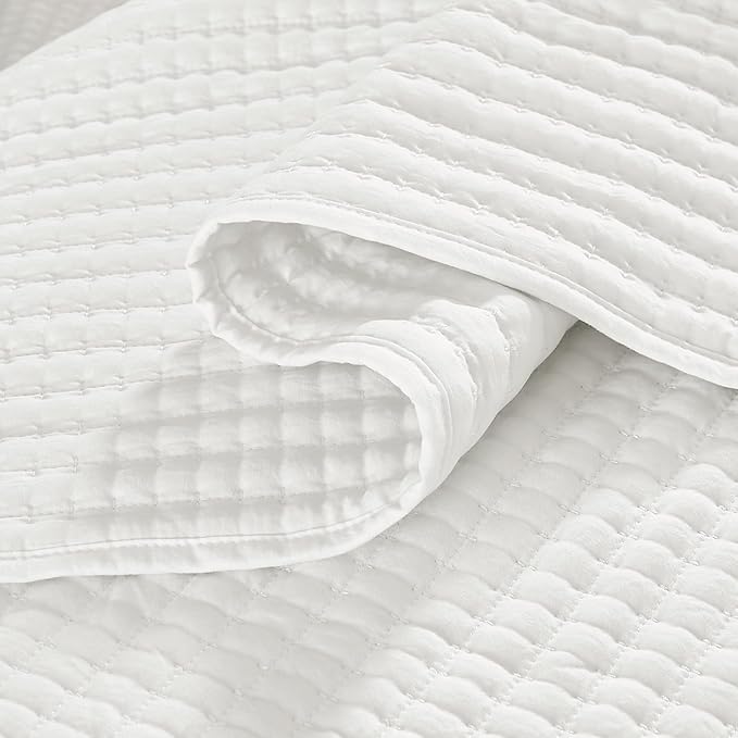 WRENSONGE Twin Quilt-2 Pieces Lightweight Bedspreads White Twin Quilt Bedding - Image 3
