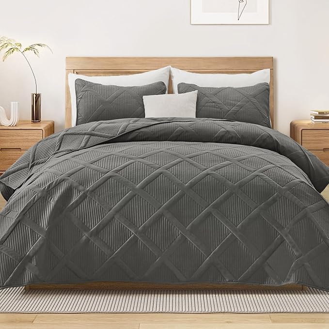 Exclusivo Mezcla Twin Size Quilt Set by ExclusivoMezcla