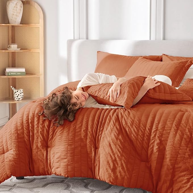 MUXHOMO 7 Pieces Queen Comforter Set, Seersucker Bed in a Bag Queen Size - Image 7