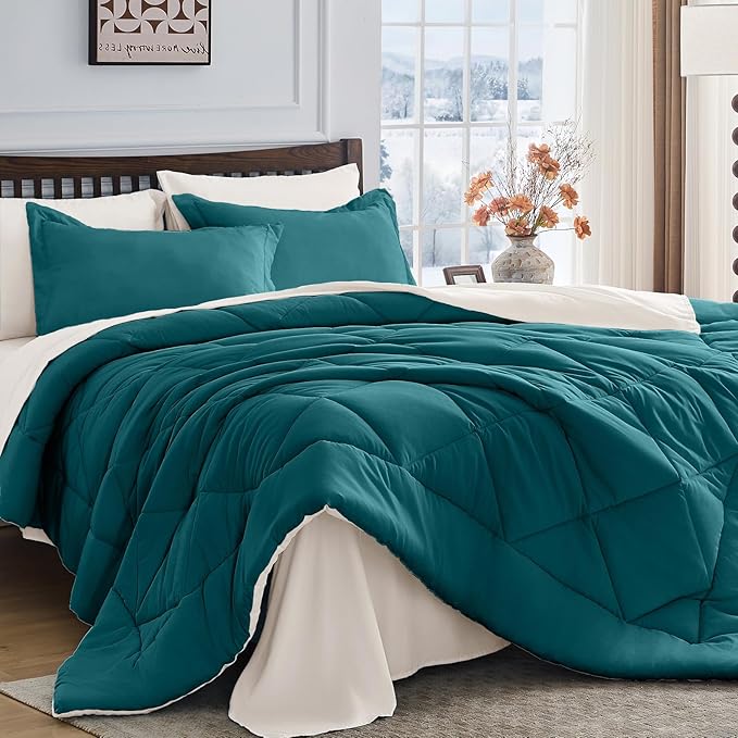 HEVUMYI Queen Comforter Set by HEVUMYI