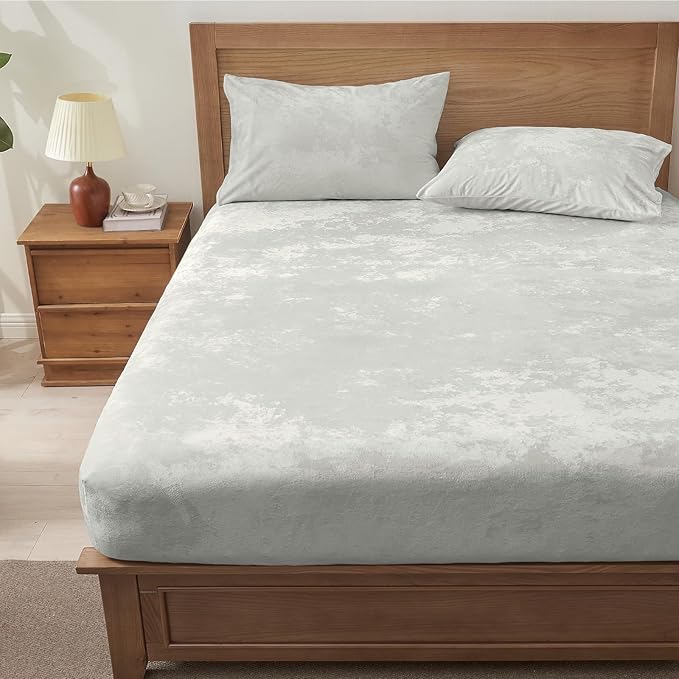 BEDELITE Velvet Fitted Sheet and Pillowcases Set, Luxury Soft Fuzzy Bottom Sheet - Image 9