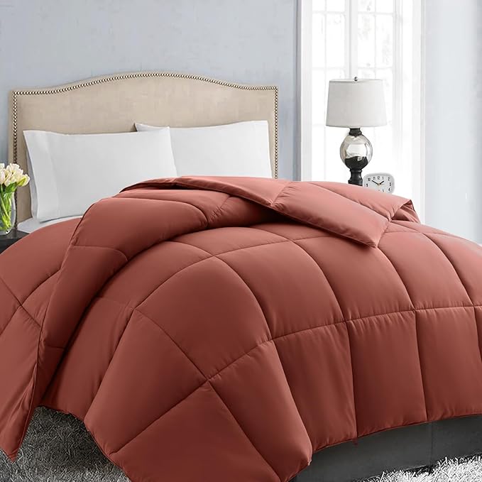 EASELAND Oversized King Down Alternative Comforter by EASELAND