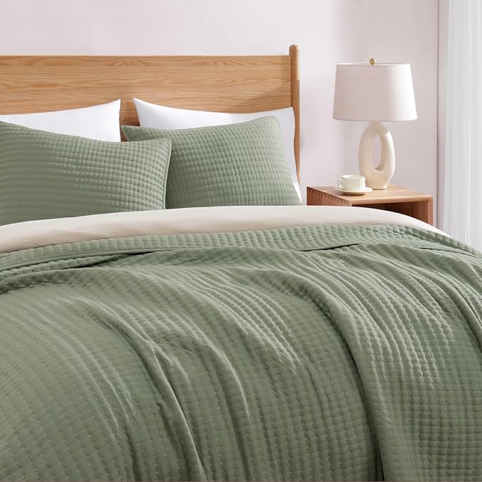WRENSONGE Queen Quilt-3 Pieces Lightweight Bedspreads Sage Green Queen Size - Image 3