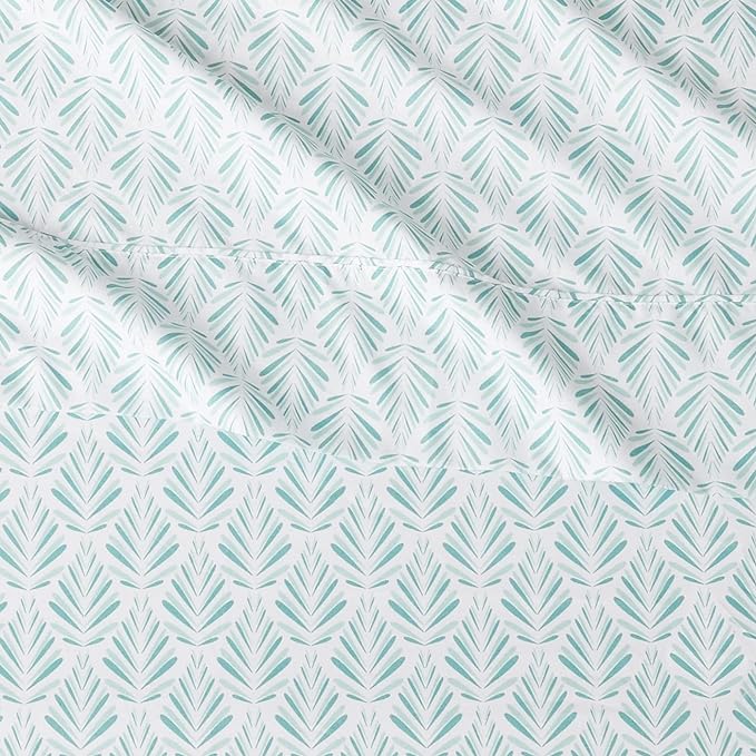 Amazon Basics Lightweight Super Soft Breathable Wrinkle-Free Microfiber 4-Piece - Image 4