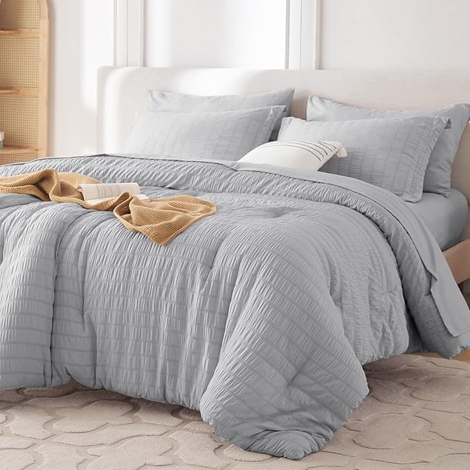 MUXHOMO 7 Pieces Queen Comforter Set, Seersucker Bed in a Bag Queen Size by MUXHOMO