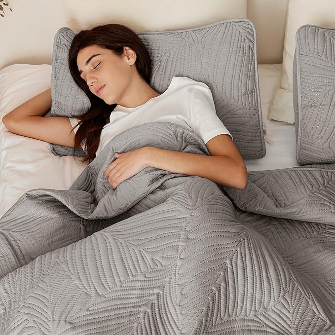 Exclusivo Mezcla King Size Quilt Bedding Set, Lightweight Light Grey Quilts - Image 4