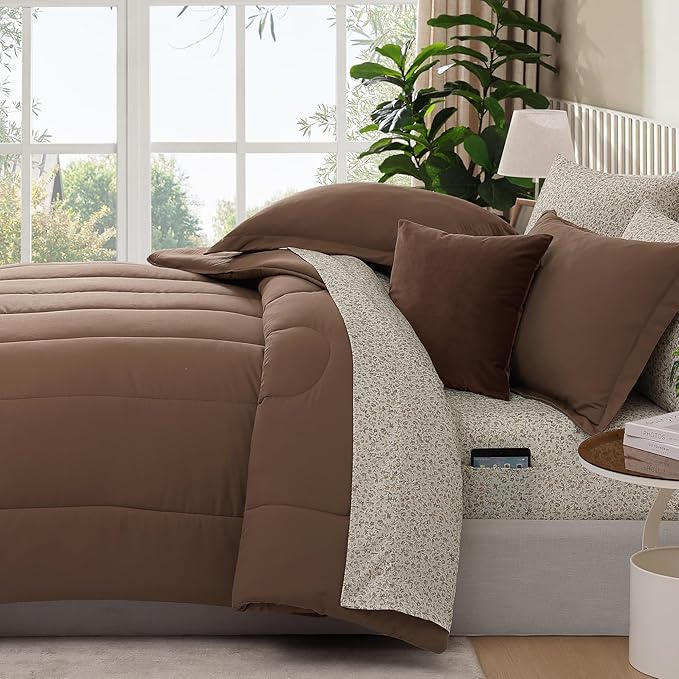 Monbix Full Comforter Set - Image 3