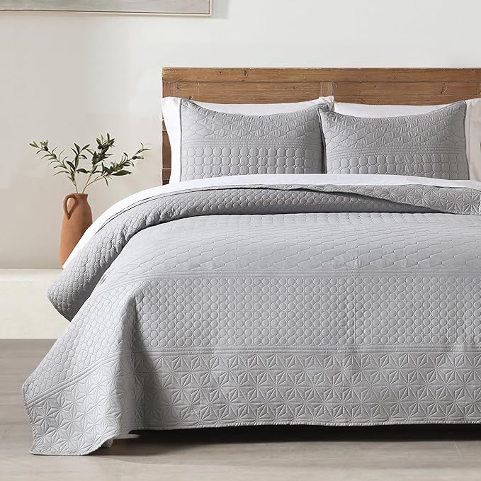 HORIMOTE HOME Grey Twin Size Quilt Set by HORIMOTEHOME