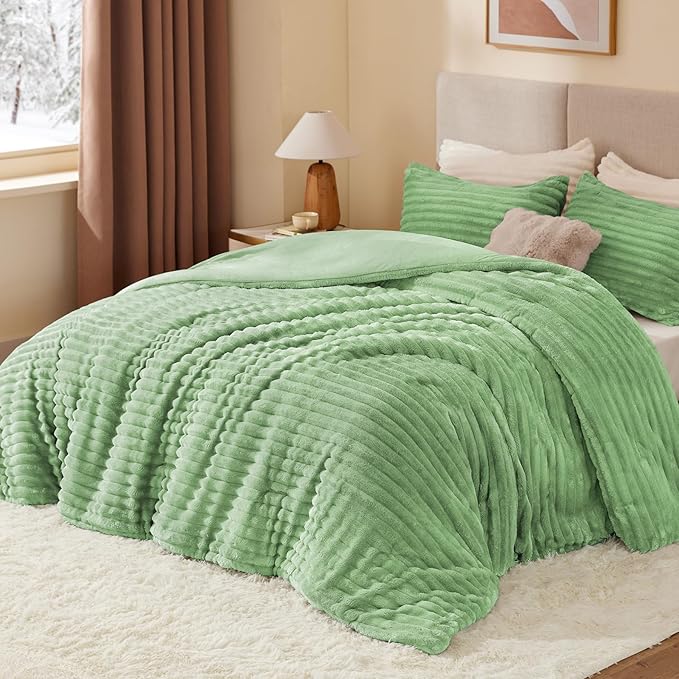 BEDELITE Fleece King Comforter Set -Super Soft & Warm Fluffy Green Bedding - Image 2