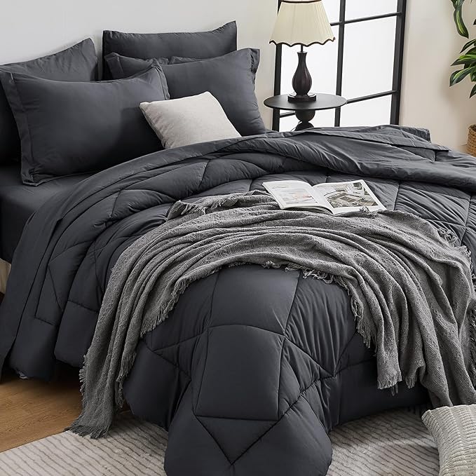 HEVUMYI 7 Pieces Queen Comforter Set, All Season Reversible Bed in a Bag by HEVUMYI