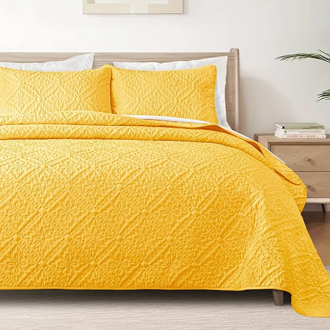 Exclusivo Mezcla King Quilt Bedding Set, Lightweight Soft Bedspreads Coverlets by ExclusivoMezcla