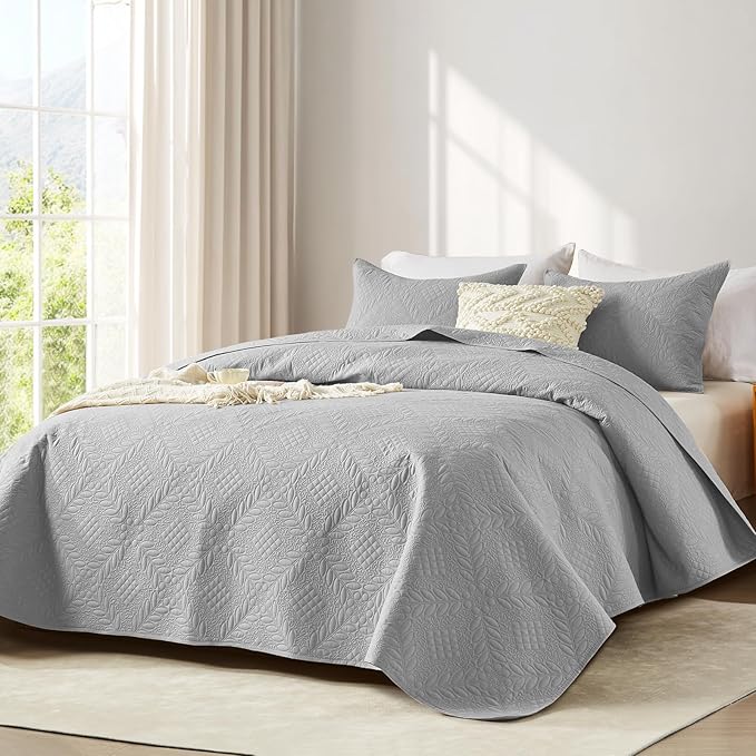 FLYMME Twin Quilt Set, Light Gray Lightweight Bedspreads, Vintage Olive Leaf - Image 2