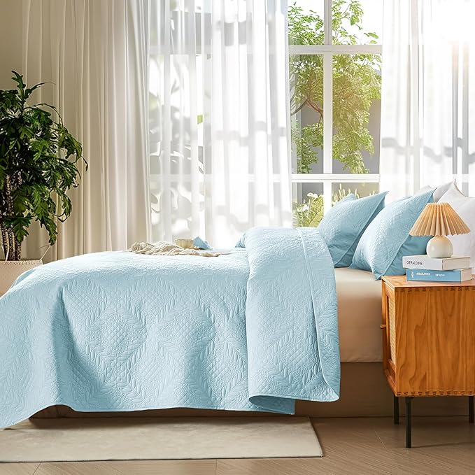 FLYMME Twin Quilt Set, Lightweight Sky Blue Bedspreads, Vintage Olive Leaf - Image 3
