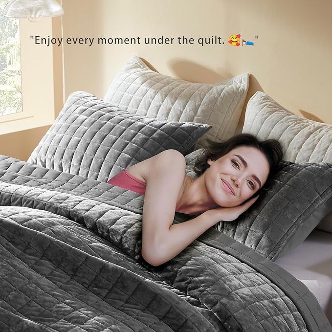 LEAONME Velvet Quilt Full/Queen Size-90''x98'', Lightweight Grey Velvet Comforter Set with 2 Pillow Shams, Soft Bedspread Coverlet Quilted Bedding Set for All Season