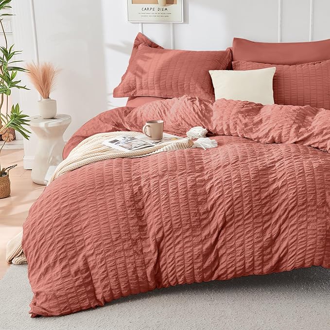 HYMOKEGE Coral Red Duvet Cover King Size, Ultra Soft 3-Piece Seersucker Duvet by HYMOKEGE