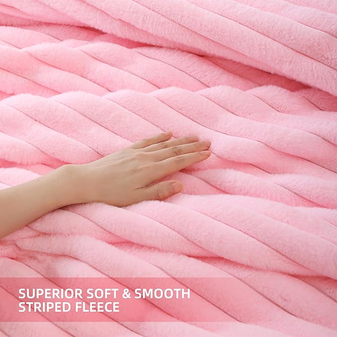 Smoofy Fluffy Queen Comforter Set 3 Pieces - Image 5