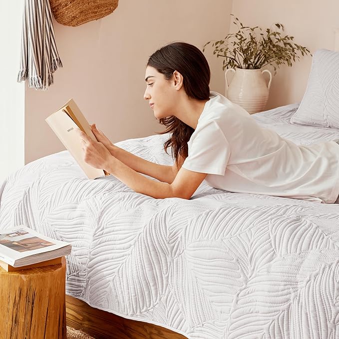 Exclusivo Mezcla King Size Quilt Bedding Set, Lightweight White Quilts King Size - Image 4