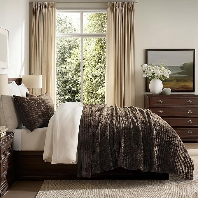 EVERGRACE Velvet Quilt Set King Size, Luxurious Soft Striped Channel Bedding Set - Image 3