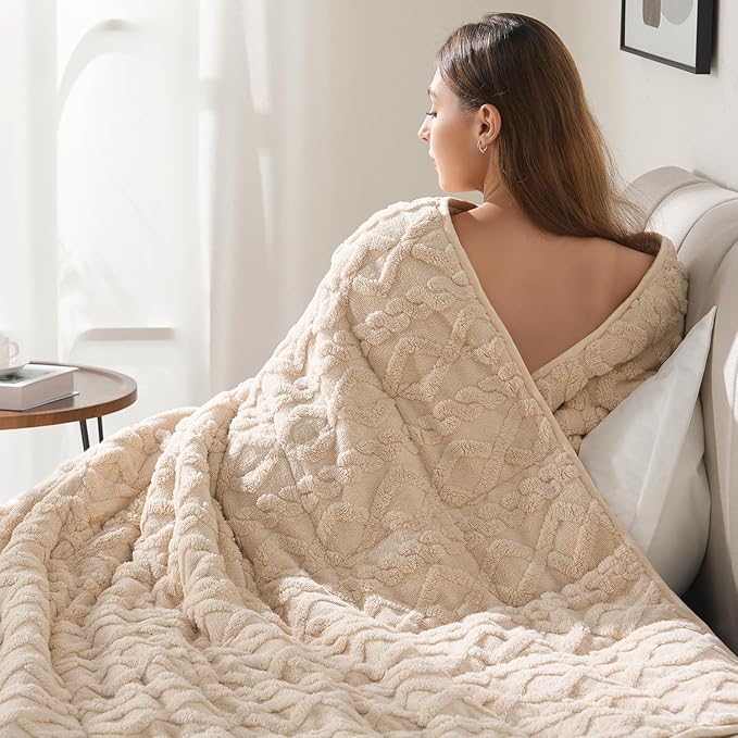 Drewin Weighted Blanket for Adults 12lbs, Soft Comfy Fleece Weighted Blankets - Image 9