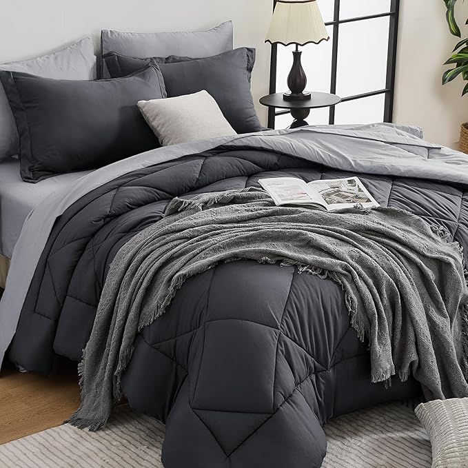 HEVUMYI Twin-XL Comforter Set by HEVUMYI