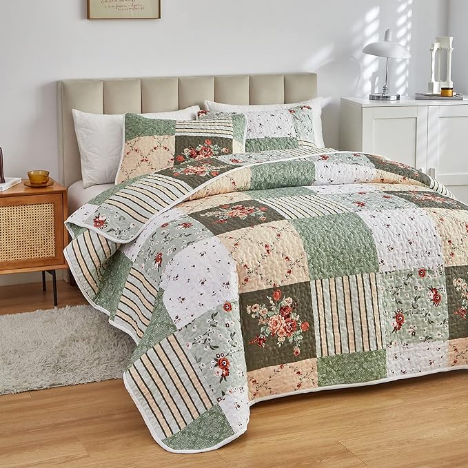 Patchwork Quilt Set King Size, 3 Pieces Green Floral Plaid Summer Bedspread - Image 2