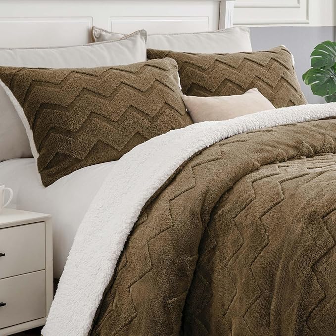 BEDELITE Fluffy Queen Comforter Set by BEDELITE