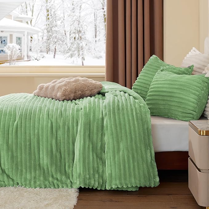 BEDELITE Fleece California King Comforter Set -Super Soft & Warm Fluffy Green - Image 4