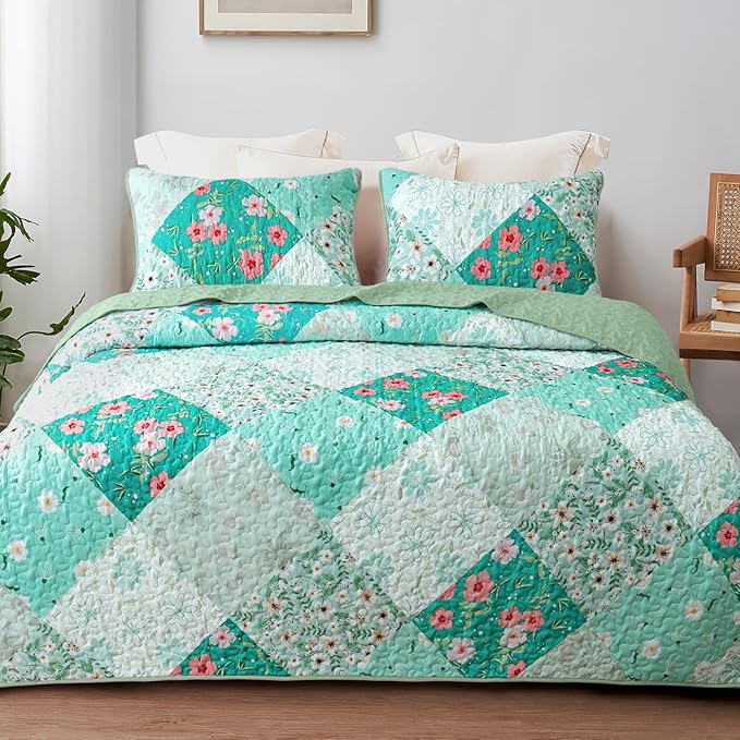 Whale Flotilla Patchwork Quilt King Size, Extra Soft Boho Floral Bedspreads by WHALEFLOTILLA