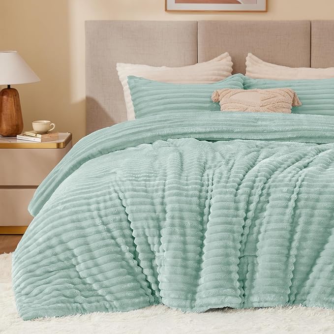 BEDELITE Fleece Queen Comforter Set -Super Soft & Warm Fluffy Light Green by BEDELITE
