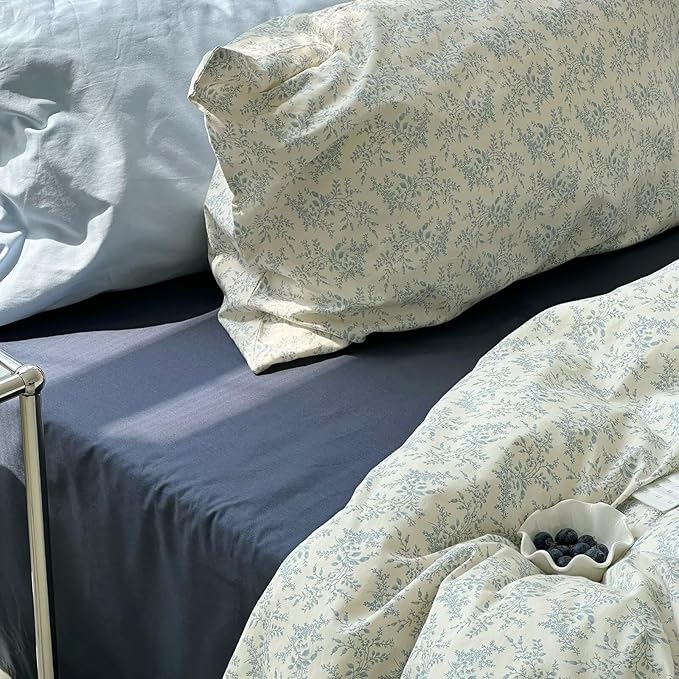 MKXI Twin Duvet Cover Set Blue White Floral Print - Image 4