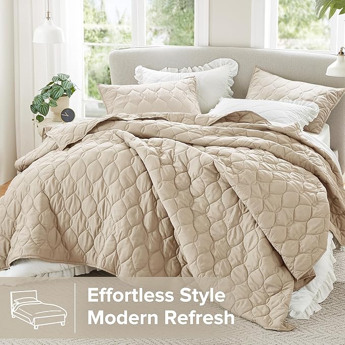Comfort Spaces Queen Quilt Set Modern Reversible Ogee Coverlet Queen Bedding - Image 2