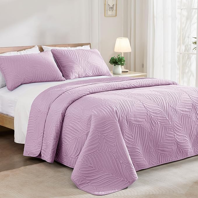 Exclusivo Mezcla California King Quilt Bedding Set, Lightweight Lilac Quilts - Image 2