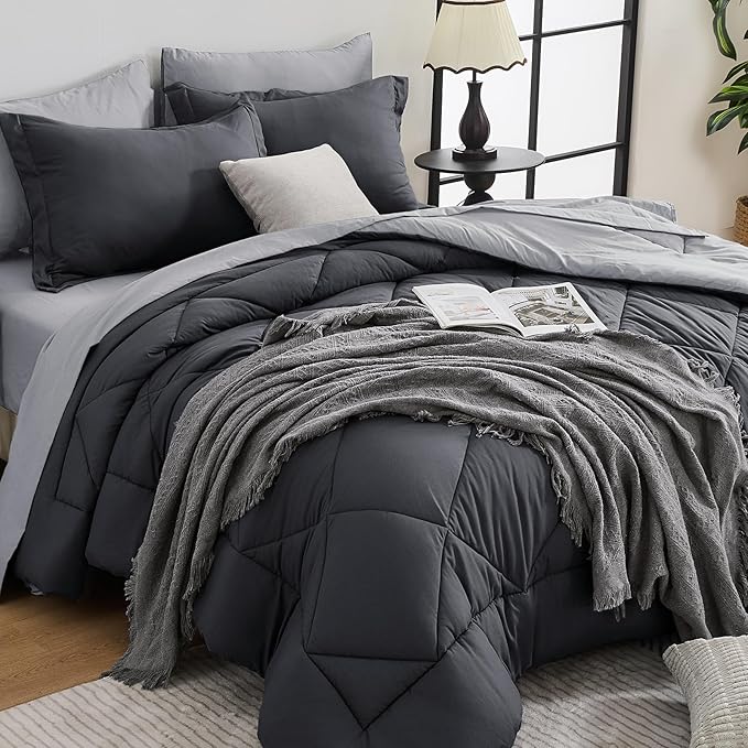 HEVUMYI Full Comforter Set by HEVUMYI