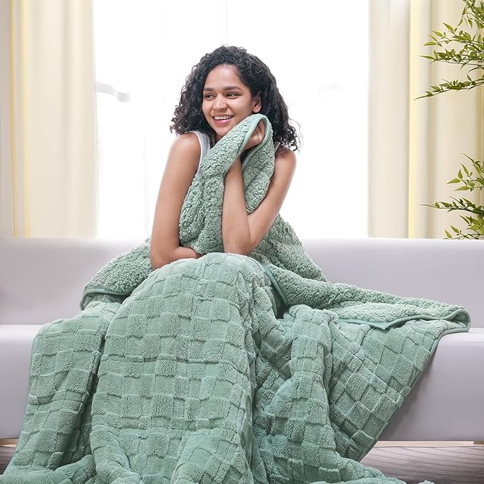 Drewin Adult Weighted Blankets 20lbs, Cozy Fluffy Jacquard Checkered Sherpa - Image 7