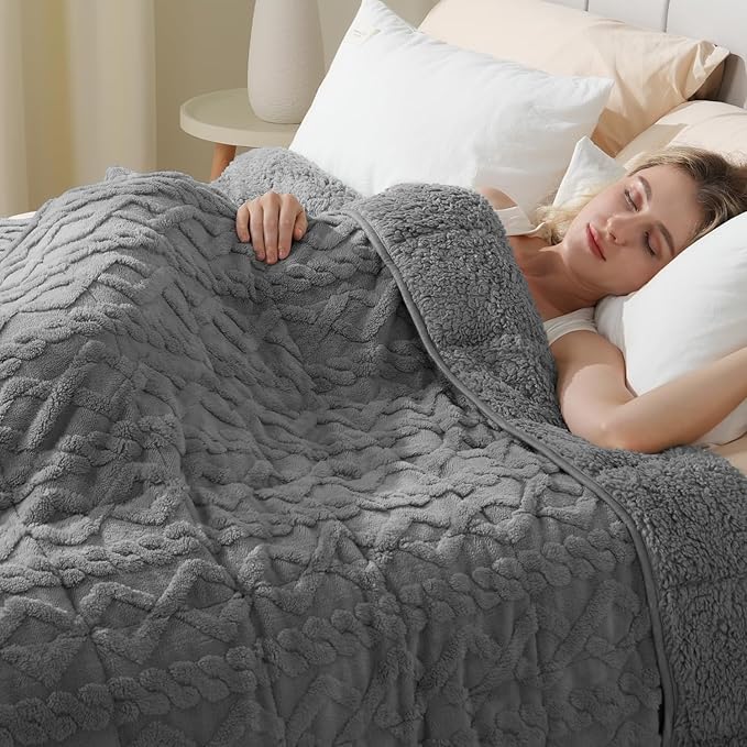Super Fuzzy Soft Sherpa Fleece Weighted Blanket, 15 lbs Dual Sided Fluffy Heavy - Image 9