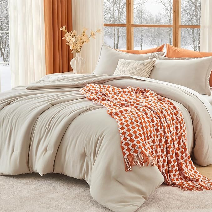MUXHOMO Queen Comforter Set, All Season Ultra Soft Down Alternative Bedding by MUXHOMO