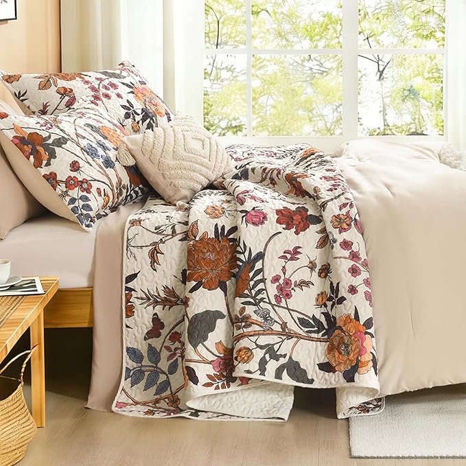 Litanika Floral Light Beige Quilt Queen Size - Image 2