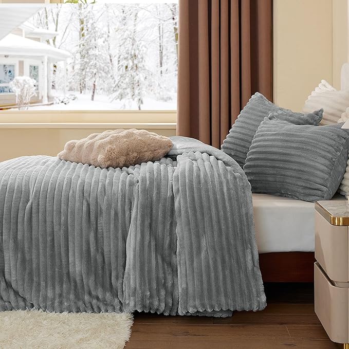 BEDELITE Fleece Full Comforter Set -Super Soft & Warm Fluffy Light Grey Bedding - Image 4