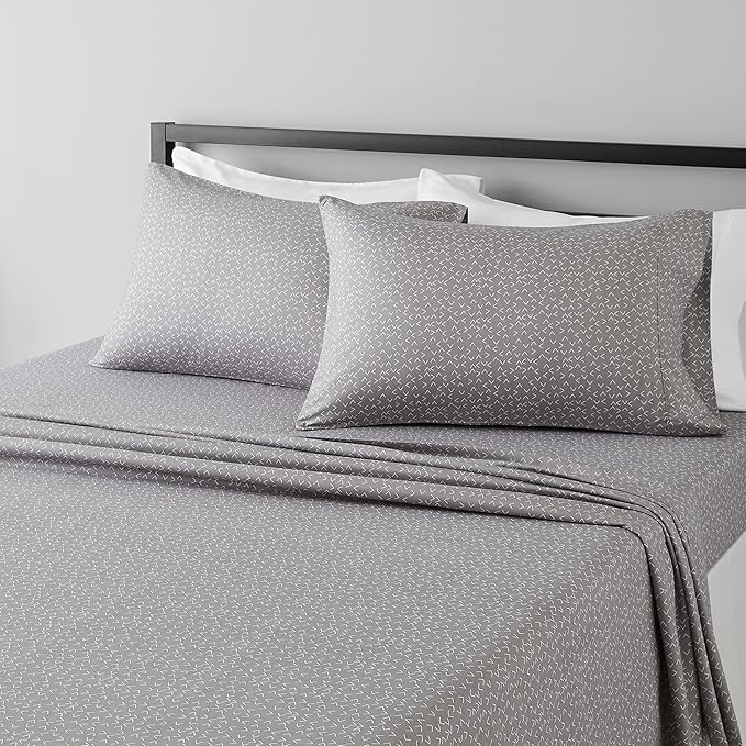 Amazon Basics Lightweight Wrinkle Free, Breathable Brushed Microfiber 4-Piece by AmazonBasics