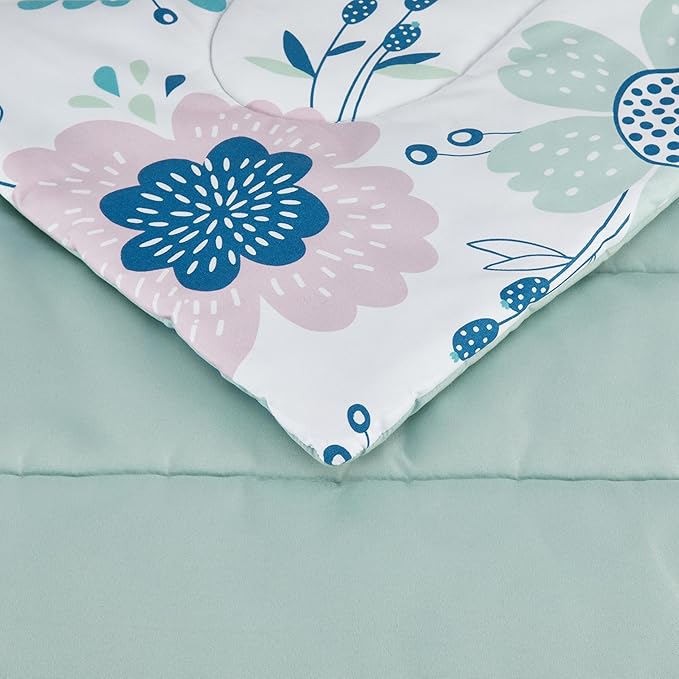 Amazon Basics 2-Piece Soft, All-Season Microfiber Kids' Comforter and Pillow - Image 5