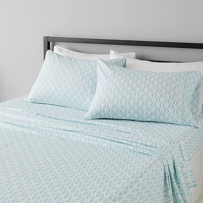 Amazon Basics Lightweight Super Soft Breathable Wrinkle-Free Microfiber 4-Piece by AmazonBasics